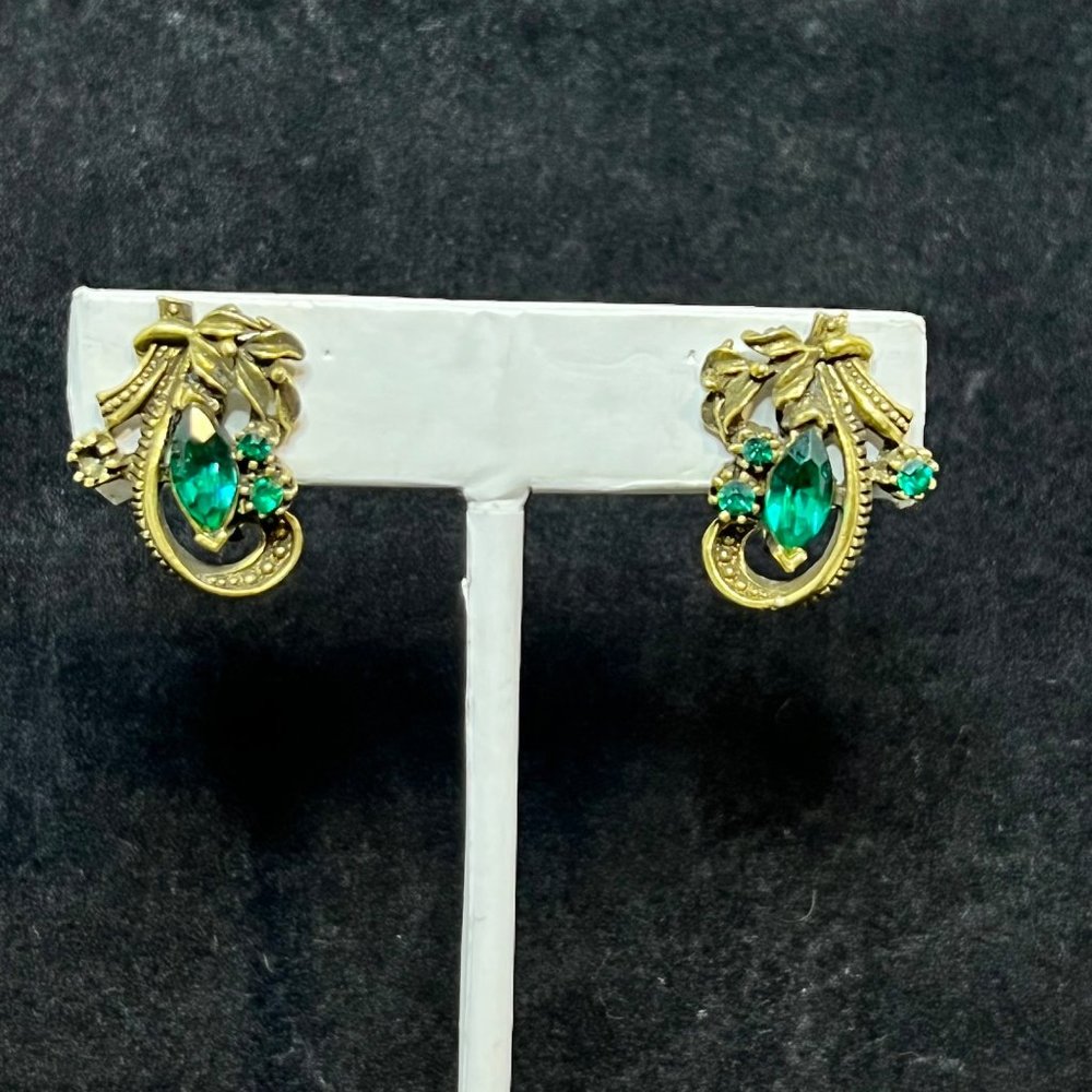 VTG Coro Gold Tone & Green Rhinestone Screw Back Earrings Missing Stone (3520)